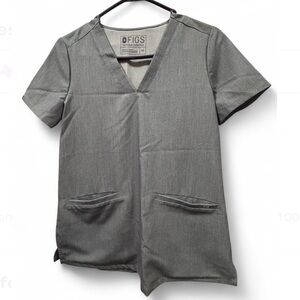 Women’s FIGS scrub top size XS